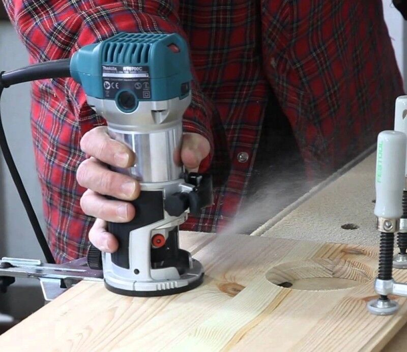 Фрезер Makita RT0700CX2